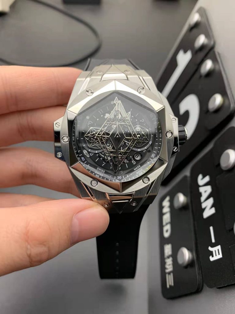 Replica-Hublot-Sang-Bleu-II-768x1024